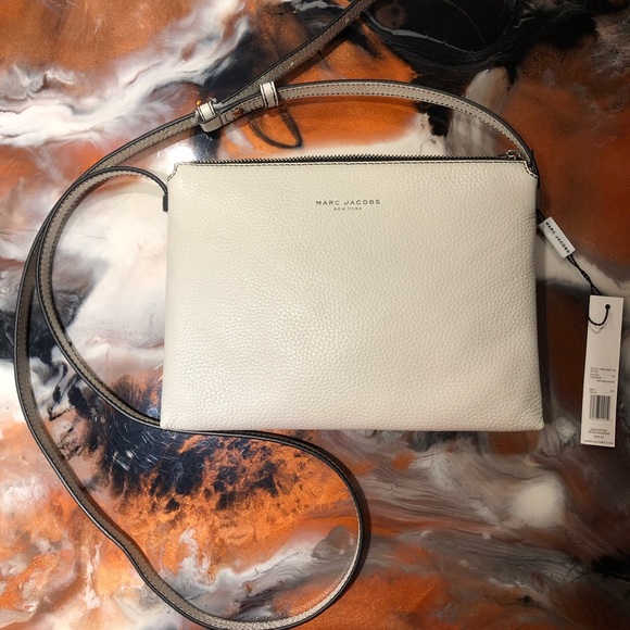 Marc Jacobs Handbags - NWT MARC JACOBS CROSSBODY BAG
